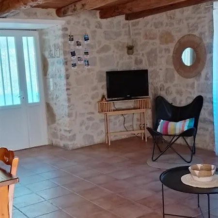 De L'alauzet *